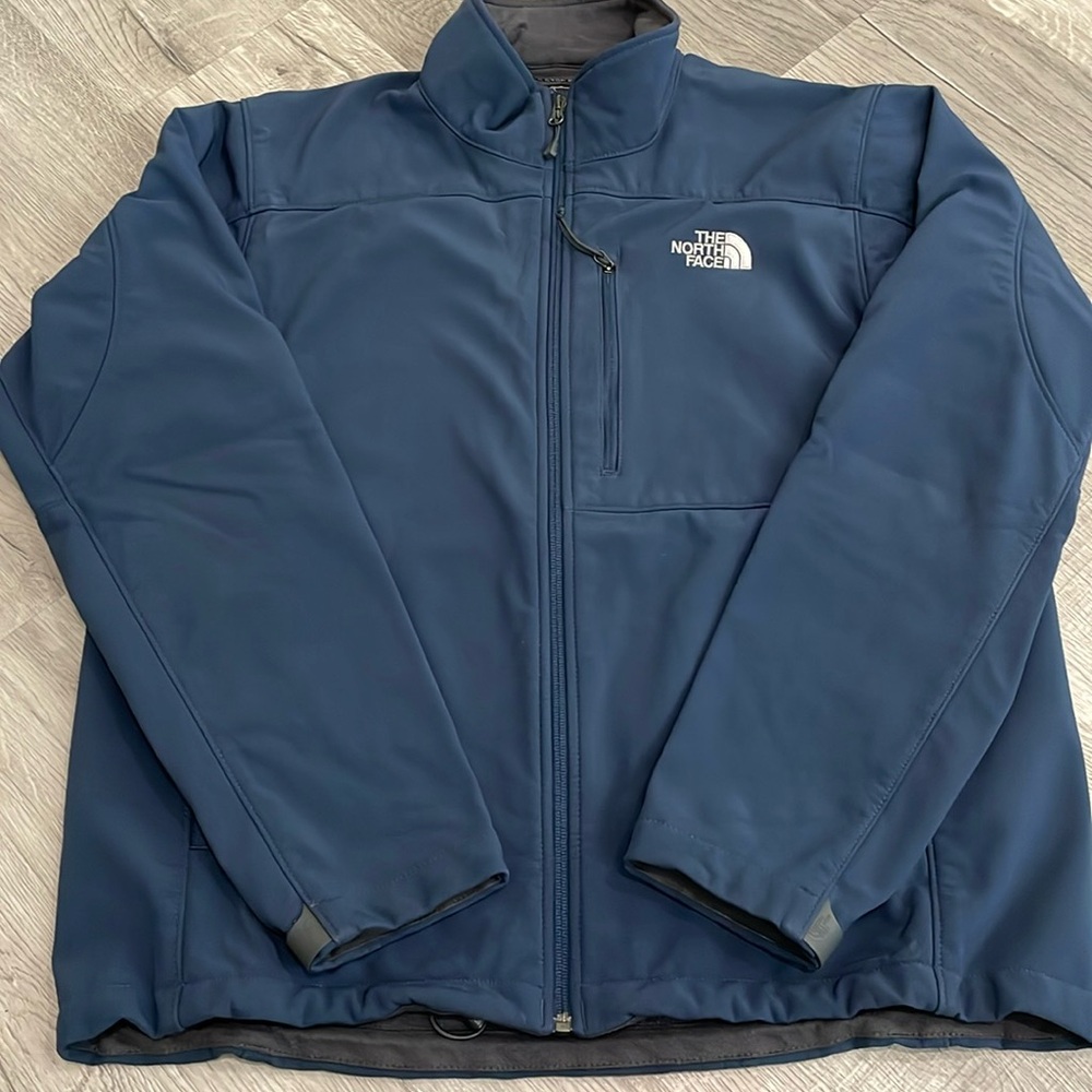 Men’s The North Face softshell jacket
